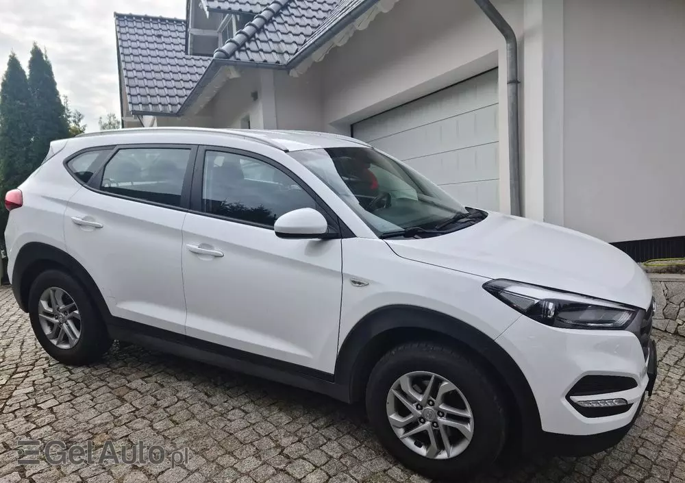 HYUNDAI Tucson Blue 1.7 CRDi 2WD Style