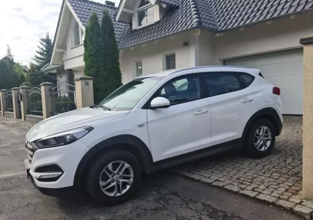HYUNDAI Tucson Blue 1.7 CRDi 2WD Style
