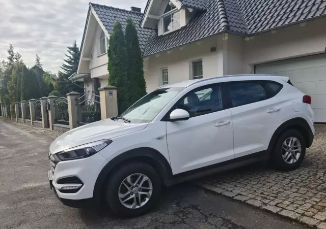 HYUNDAI Tucson Blue 1.7 CRDi 2WD Style