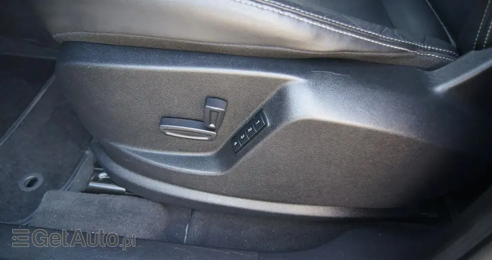 FORD S-Max 1.6 T Titanium