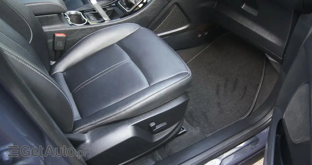 FORD S-Max 1.6 T Titanium