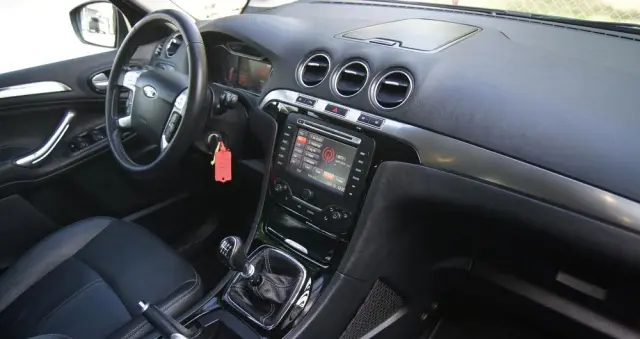 FORD S-Max 1.6 T Titanium