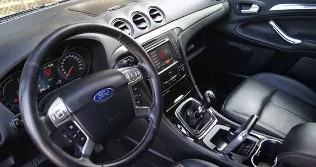 FORD S-Max 1.6 T Titanium