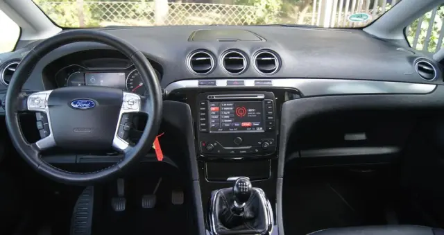 FORD S-Max 1.6 T Titanium