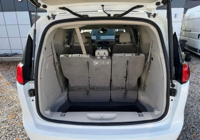 CHRYSLER Pacifica 