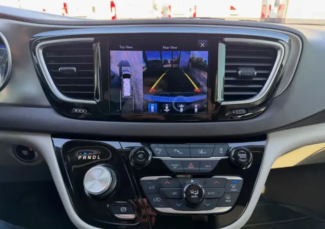 CHRYSLER Pacifica 