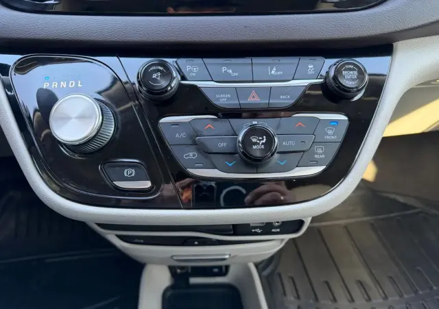 CHRYSLER Pacifica 