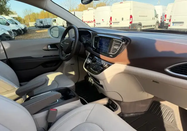 CHRYSLER Pacifica 