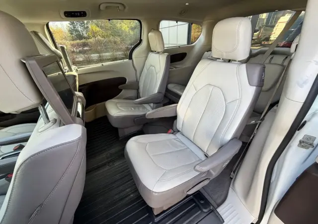 CHRYSLER Pacifica 
