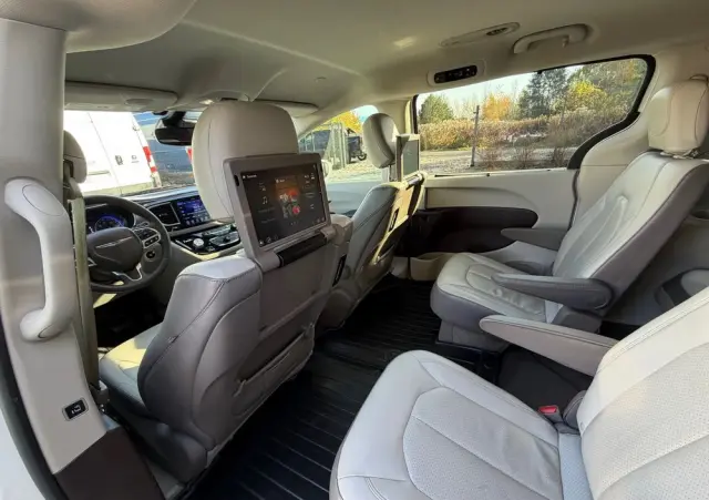 CHRYSLER Pacifica 