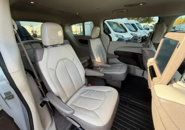 CHRYSLER Pacifica 