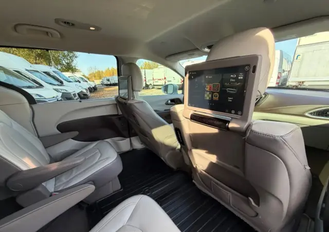 CHRYSLER Pacifica 