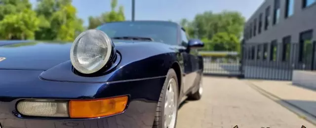 PORSCHE 968 
