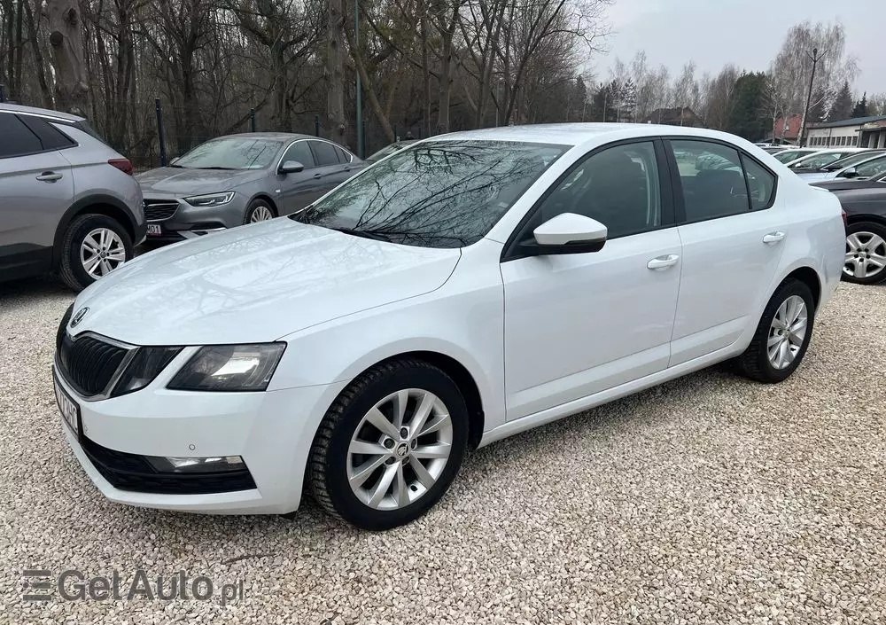 SKODA Octavia 1.6 TDI Ambition DSG