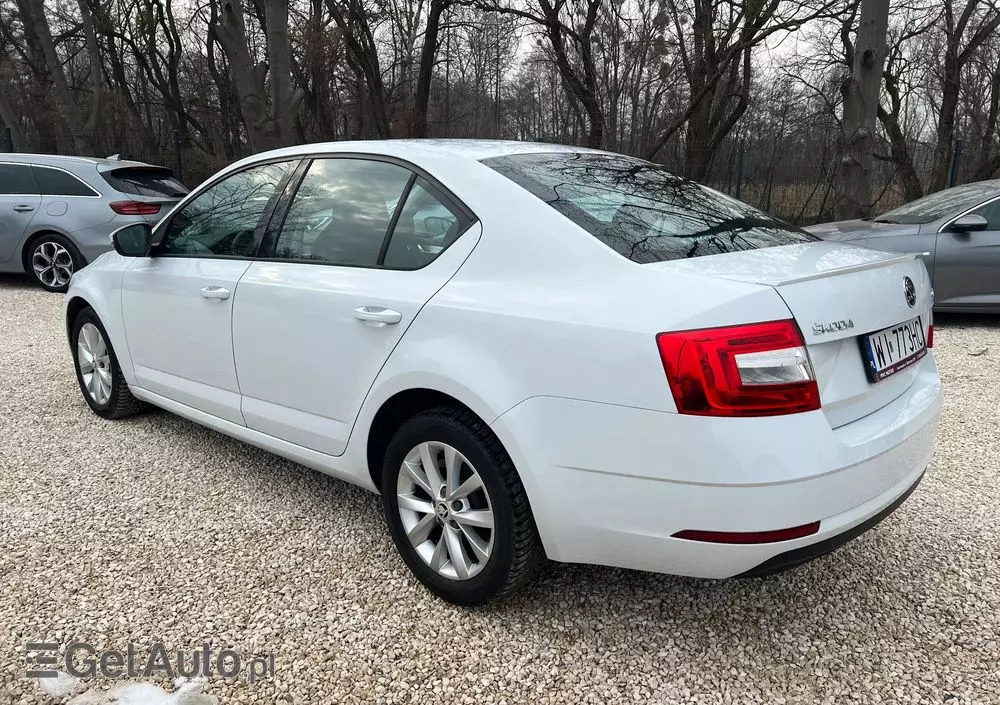 SKODA Octavia 1.6 TDI Ambition DSG