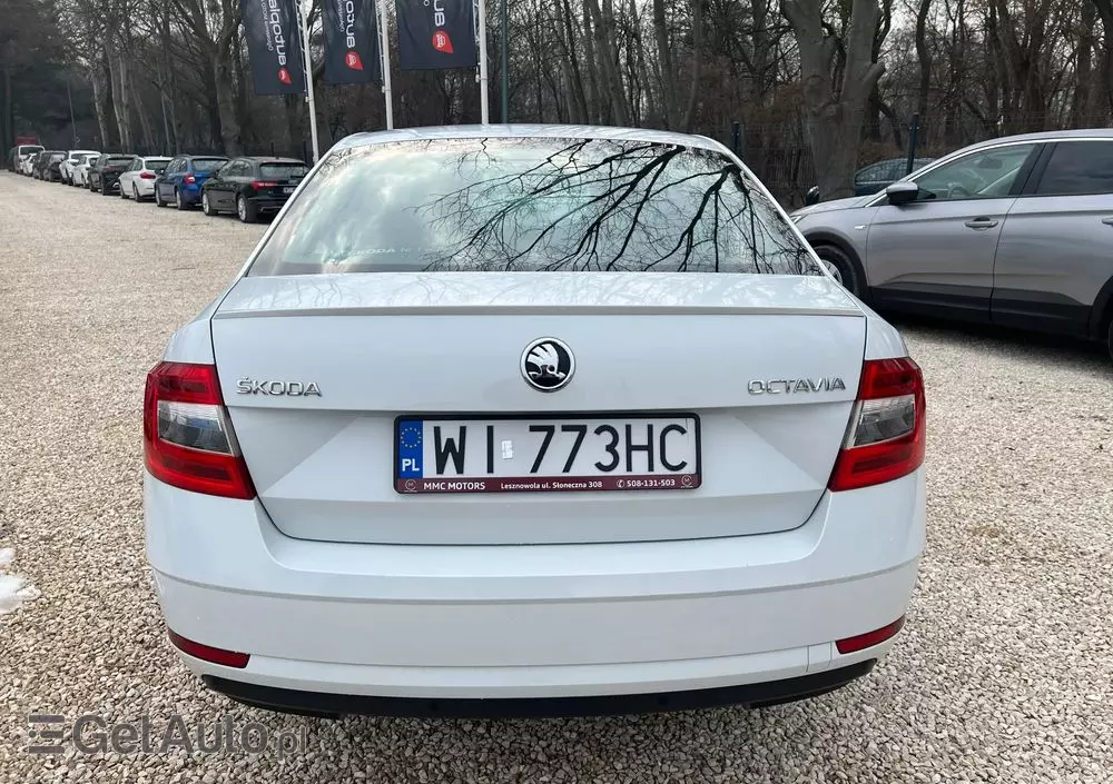 SKODA Octavia 1.6 TDI Ambition DSG