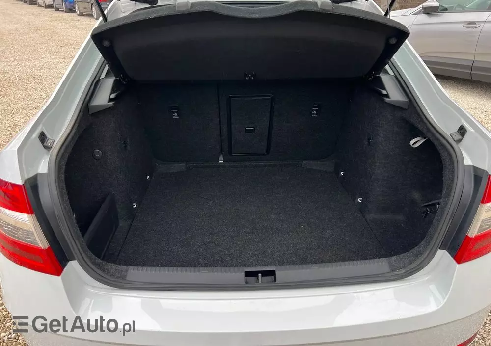 SKODA Octavia 1.6 TDI Ambition DSG