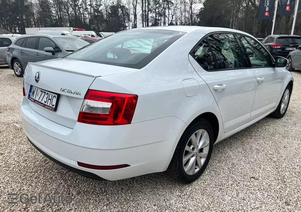 SKODA Octavia 1.6 TDI Ambition DSG