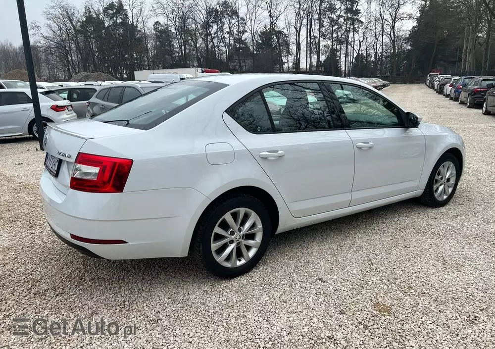 SKODA Octavia 1.6 TDI Ambition DSG