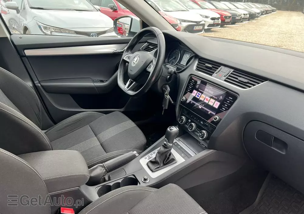 SKODA Octavia 1.6 TDI Ambition DSG
