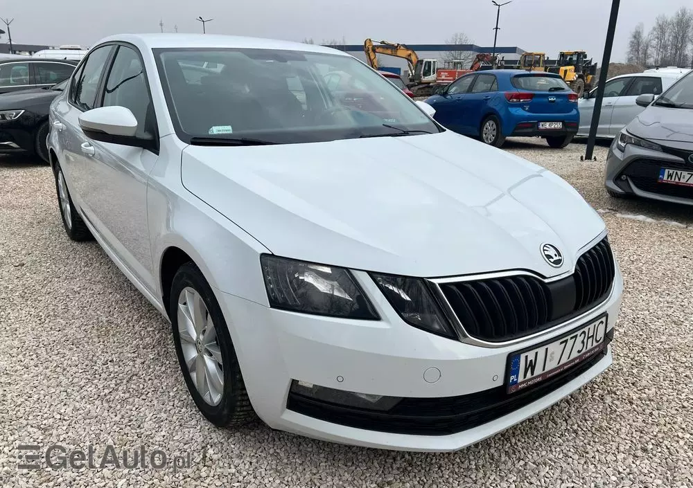 SKODA Octavia 1.6 TDI Ambition DSG