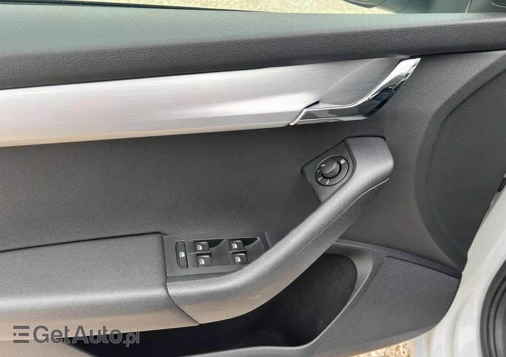 SKODA Octavia 1.6 TDI Ambition DSG