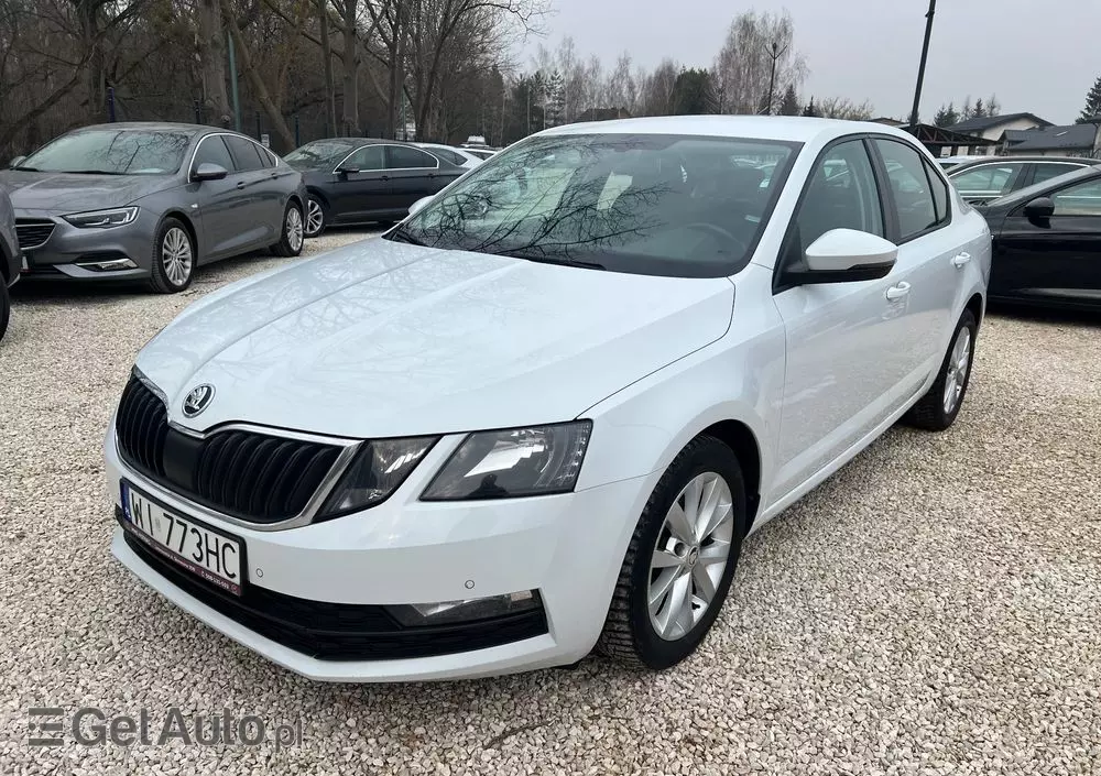 SKODA Octavia 1.6 TDI Ambition DSG