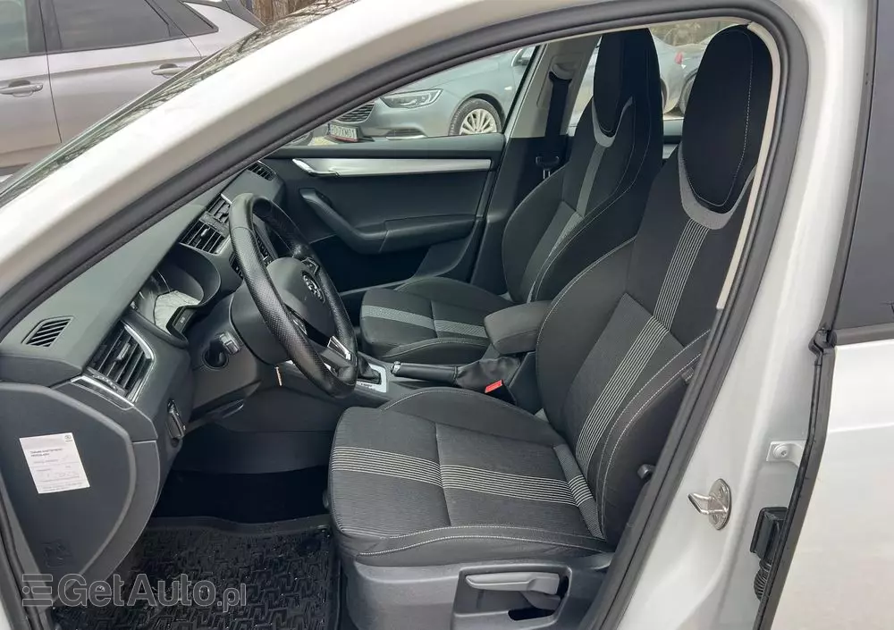 SKODA Octavia 1.6 TDI Ambition DSG