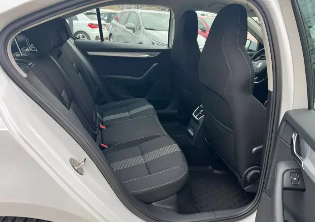 SKODA Octavia 1.6 TDI Ambition DSG