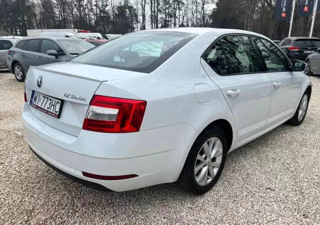 SKODA Octavia 1.6 TDI Ambition DSG