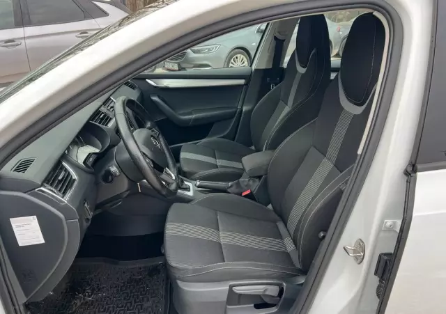 SKODA Octavia 1.6 TDI Ambition DSG