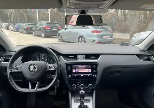 SKODA Octavia 1.6 TDI Ambition DSG