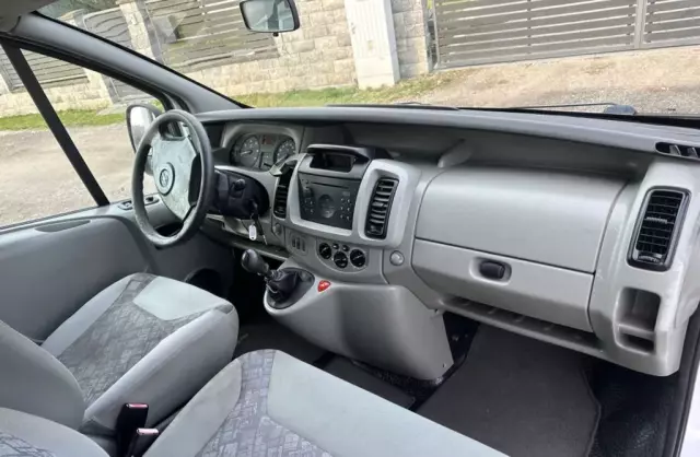 OPEL Vivaro 