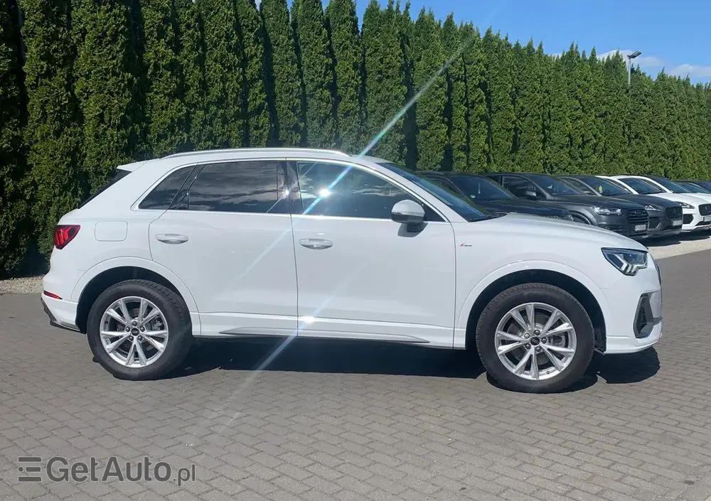 AUDI Q3 40 TFSI quattro S tronic S line