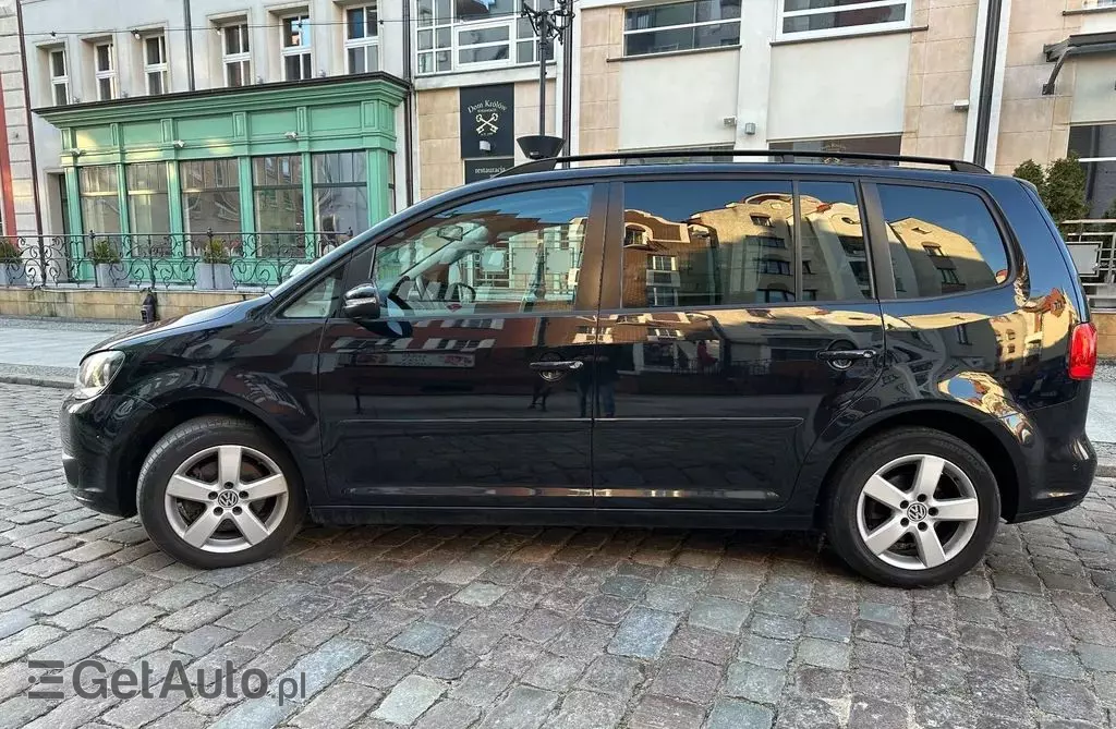 VOLKSWAGEN Touran 