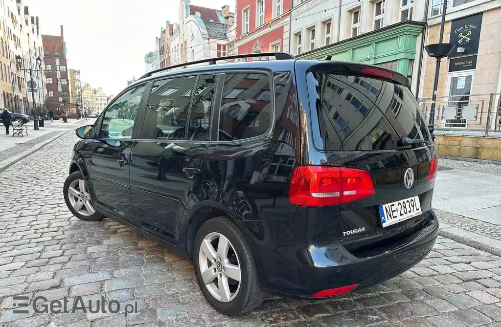 VOLKSWAGEN Touran 