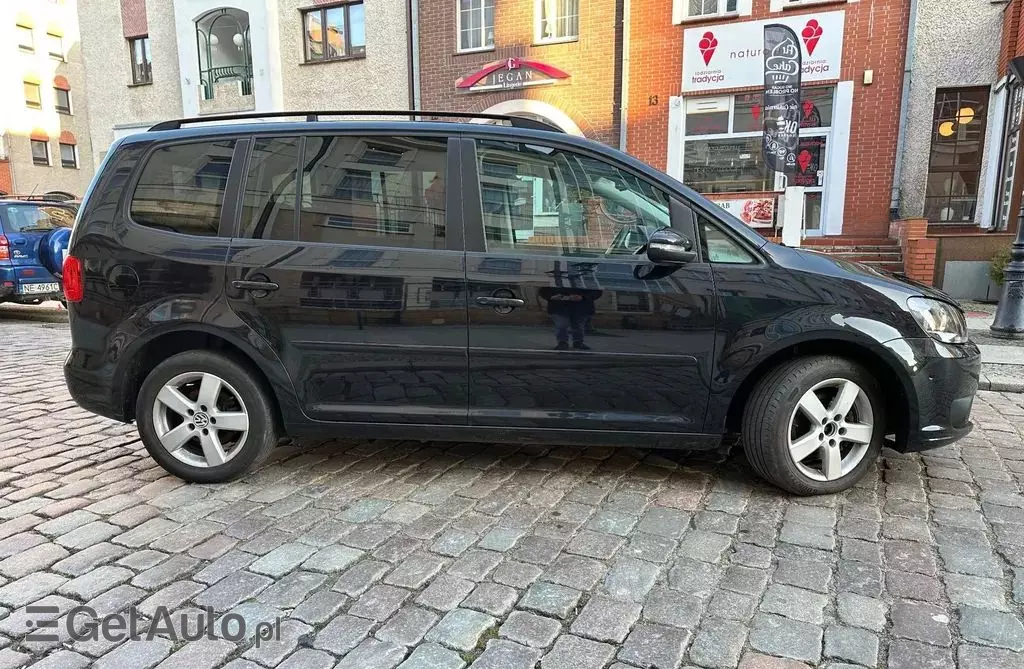 VOLKSWAGEN Touran 