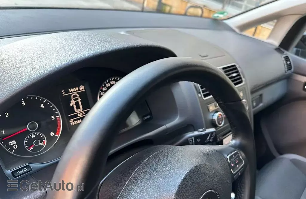 VOLKSWAGEN Touran 
