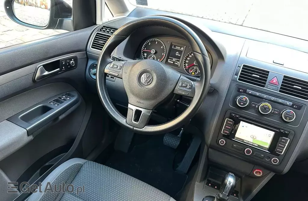 VOLKSWAGEN Touran 
