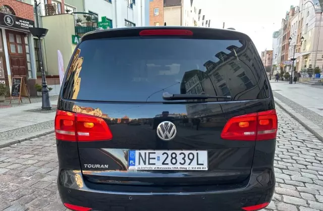 VOLKSWAGEN Touran 