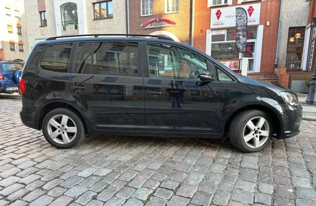 VOLKSWAGEN Touran 