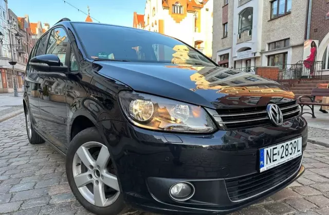 VOLKSWAGEN Touran 
