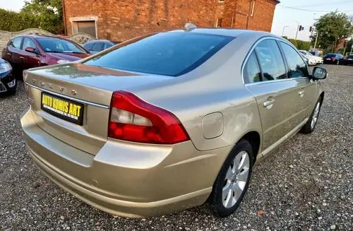 VOLVO S80 
