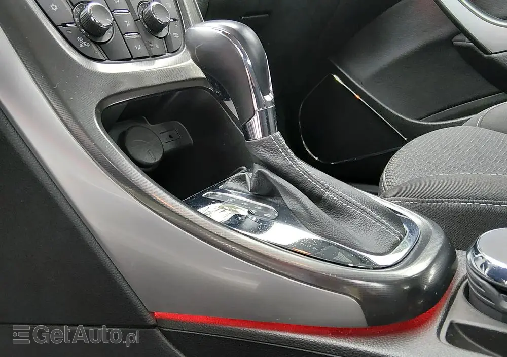 OPEL Astra 1.6 Automatik Cosmo