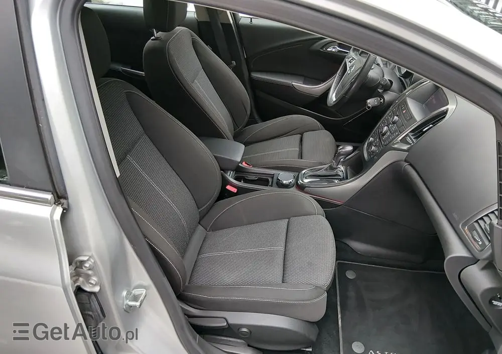 OPEL Astra 1.6 Automatik Cosmo