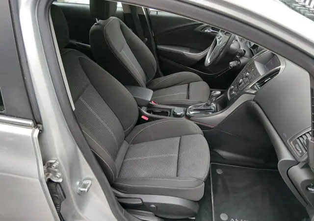 OPEL Astra 1.6 Automatik Cosmo