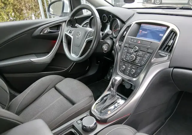 OPEL Astra 1.6 Automatik Cosmo