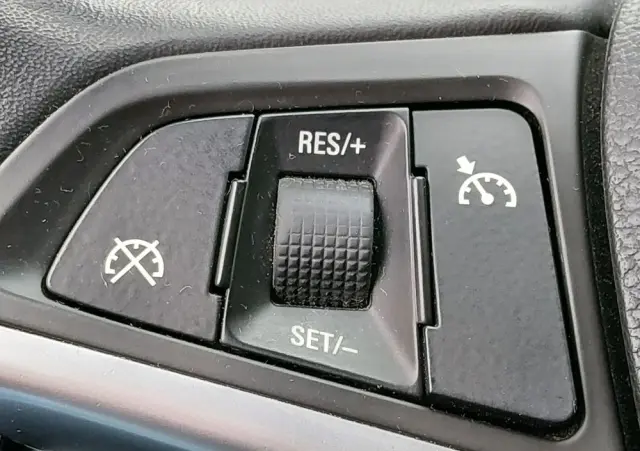 OPEL Astra 1.6 Automatik Cosmo