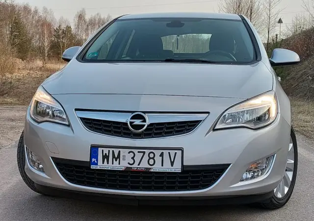 OPEL Astra 1.6 Automatik Cosmo