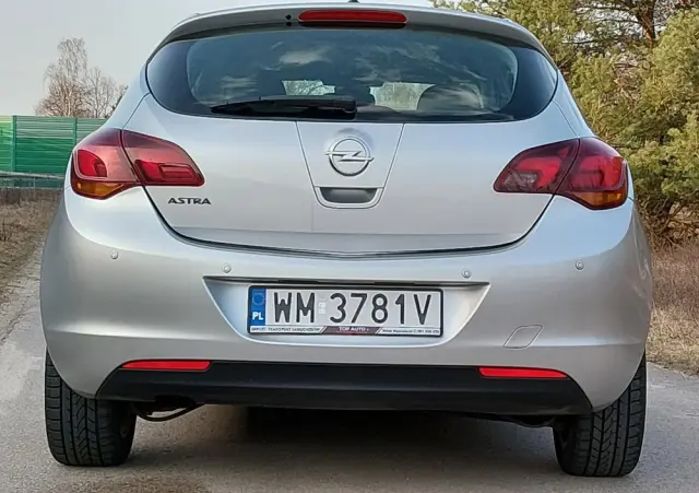 OPEL Astra 1.6 Automatik Cosmo